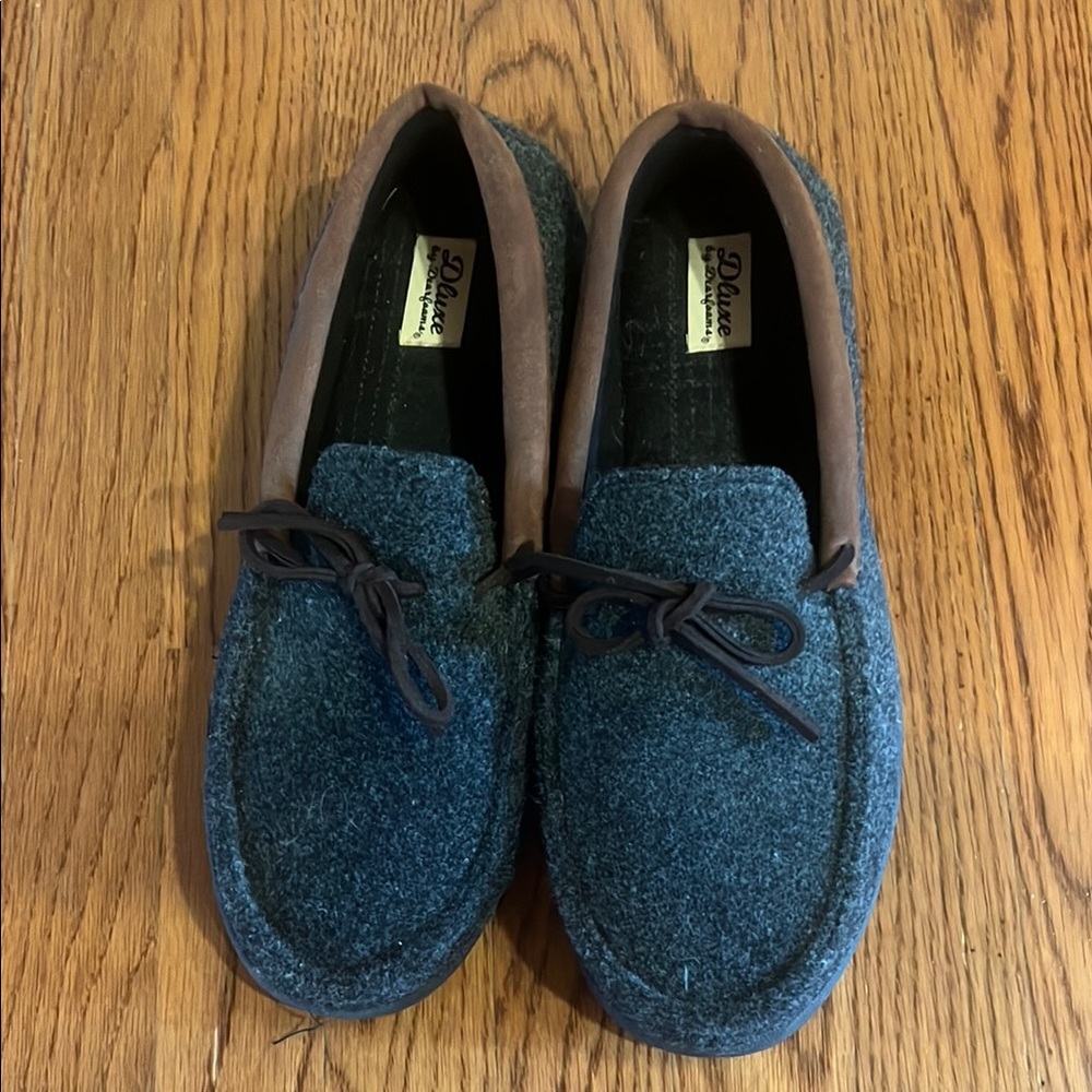Dluxe by Dearfoams Men's Grayish Blue and Brown Shoes - Picture 2 of 5